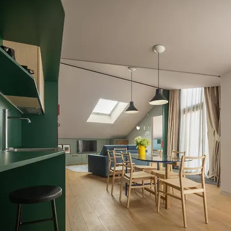 Апартаменты Bluemoon Apartments R&R