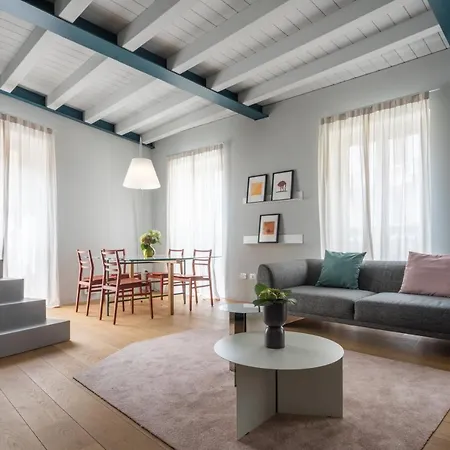 Bluemoon Apartments R&R * Милан