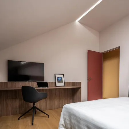 Апартаменты Bluemoon Apartments R&R