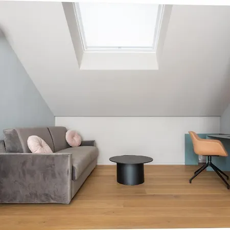 Bluemoon Apartments R&R * Милан