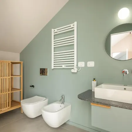Bluemoon Apartments R&R 公寓 *